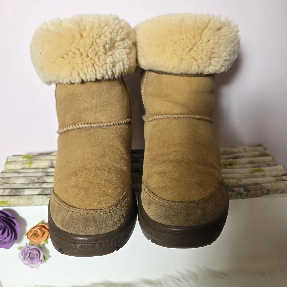 UGG Ultimate Short 5275 Chestnut Sheepskin Boots Women’s Size 9 Classic Cozy